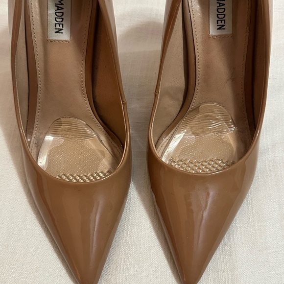 Steve Madden Nude Patent Leather Heels - Picture 3 of 4